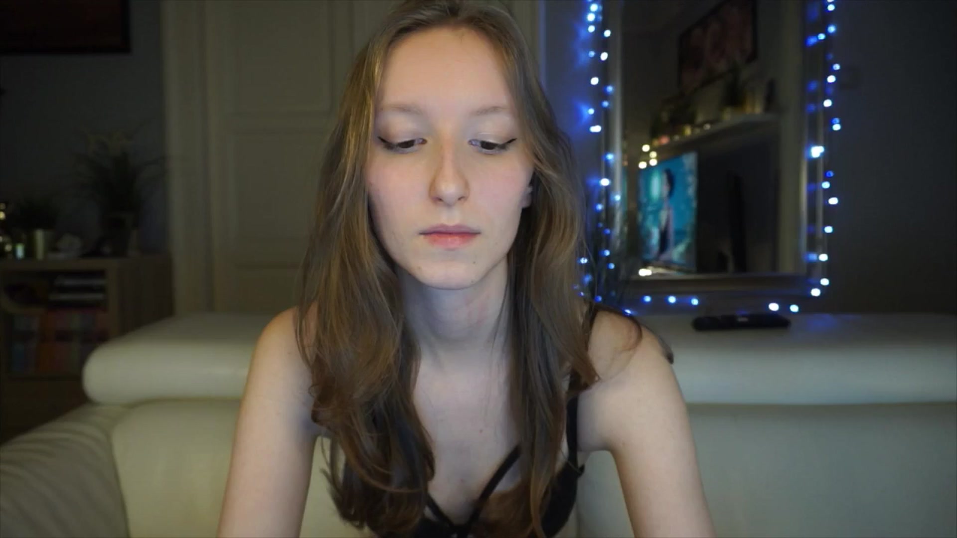 Gallery image thumbnail from Sw33t_g1rl's myfreecams stream on, 03/06/2026, 19:57 image 16 of 20