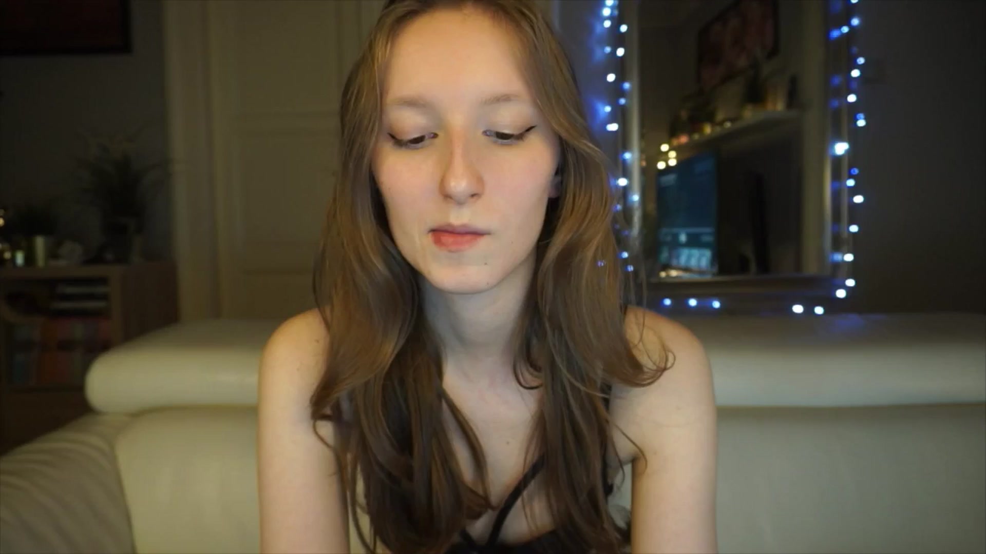 Gallery image thumbnail from Sw33t_g1rl's myfreecams stream on, 03/06/2026, 20:18 image 7 of 20