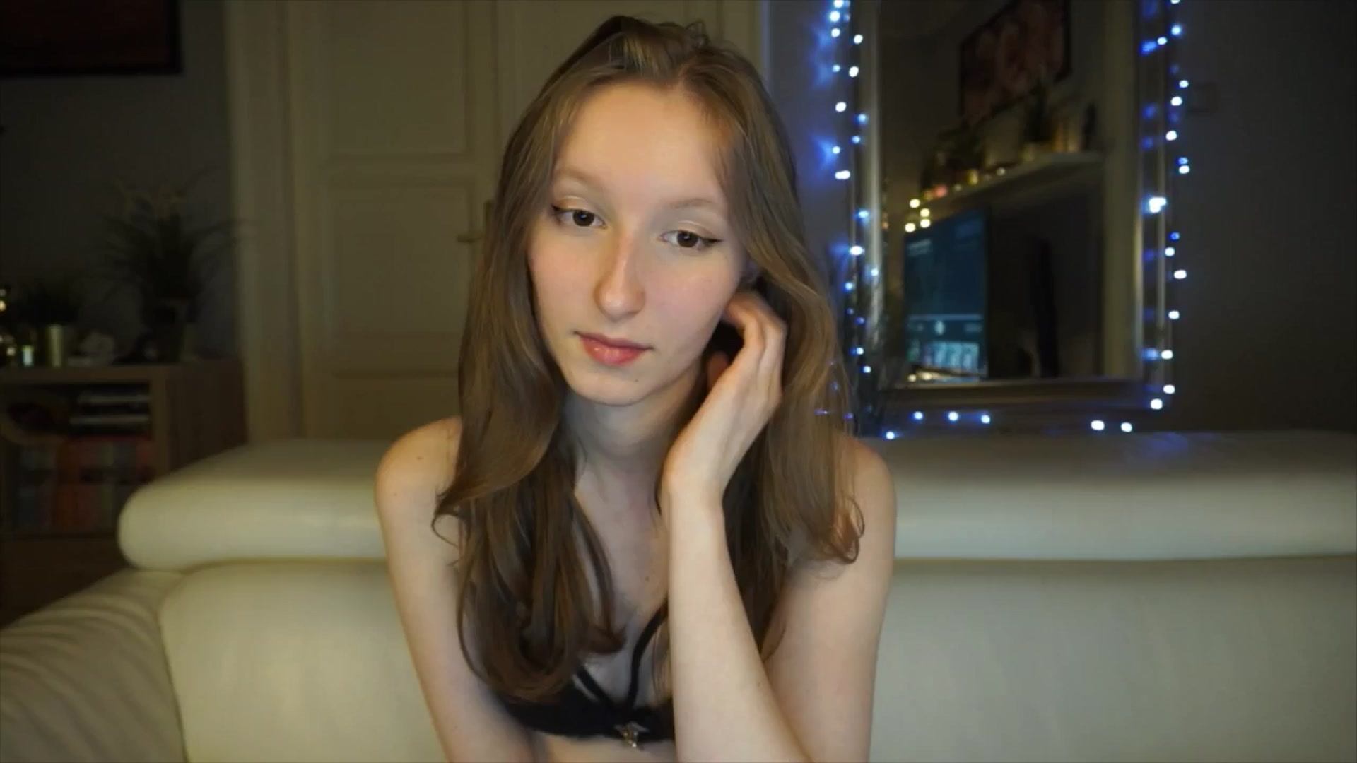 Gallery image thumbnail from Sw33t_g1rl's myfreecams stream on, 03/06/2026, 20:18 image 8 of 20