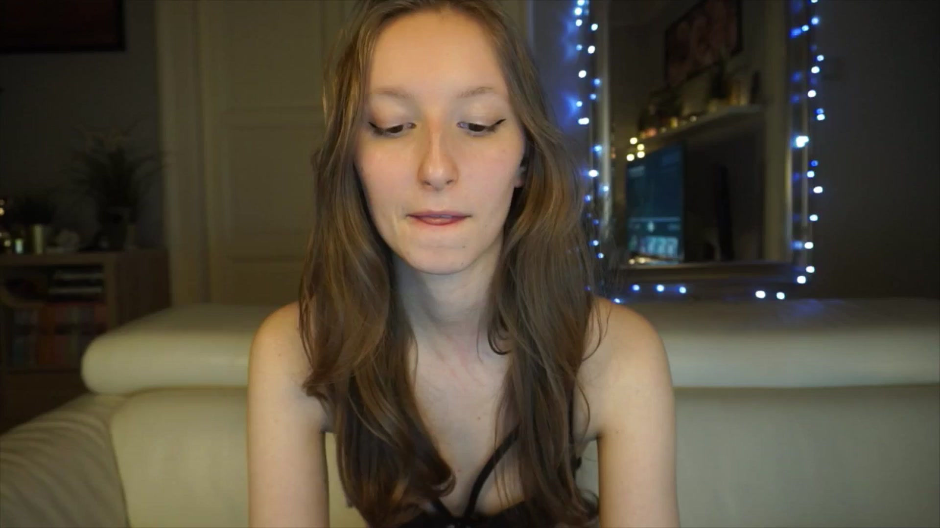 Gallery image thumbnail from Sw33t_g1rl's myfreecams stream on, 03/06/2026, 20:18 image 4 of 20