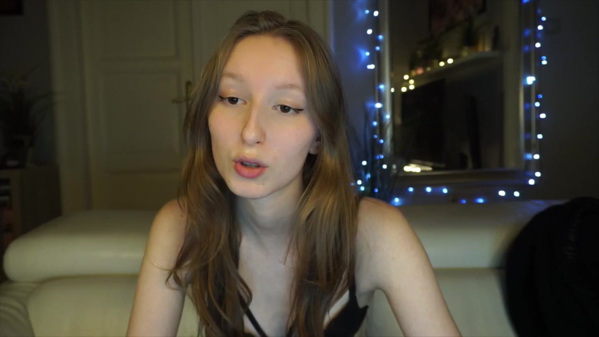 Gallery image thumbnail from Sw33t_g1rl's myfreecams stream on, 03/07/2026, 17:23 image 19 of 20