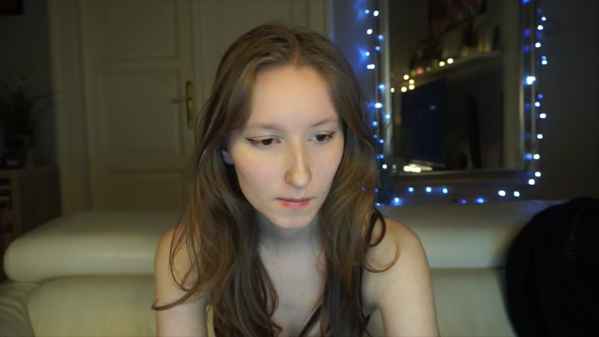 Gallery image thumbnail from Sw33t_g1rl's myfreecams stream on, 03/07/2026, 17:23 image 14 of 20
