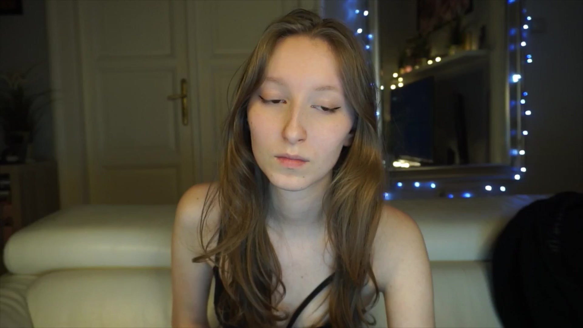 Gallery image thumbnail from Sw33t_g1rl's myfreecams stream on, 03/07/2026, 17:23 image 15 of 20