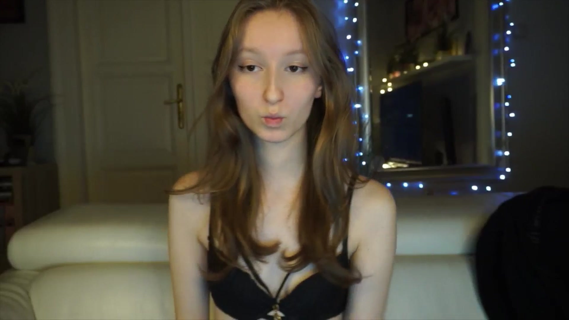 Gallery image thumbnail from Sw33t_g1rl's myfreecams stream on, 03/07/2026, 17:23 image 6 of 20