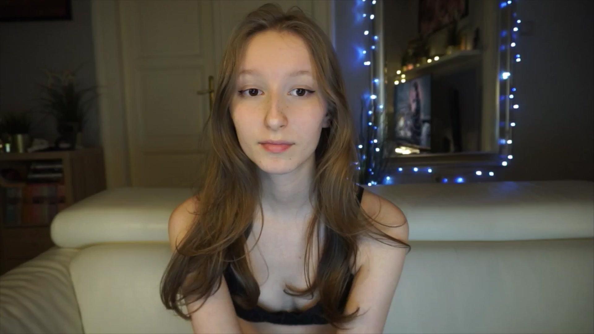Gallery image thumbnail from Sw33t_g1rl's myfreecams stream on, 03/08/2026, 15:27 image 1 of 20