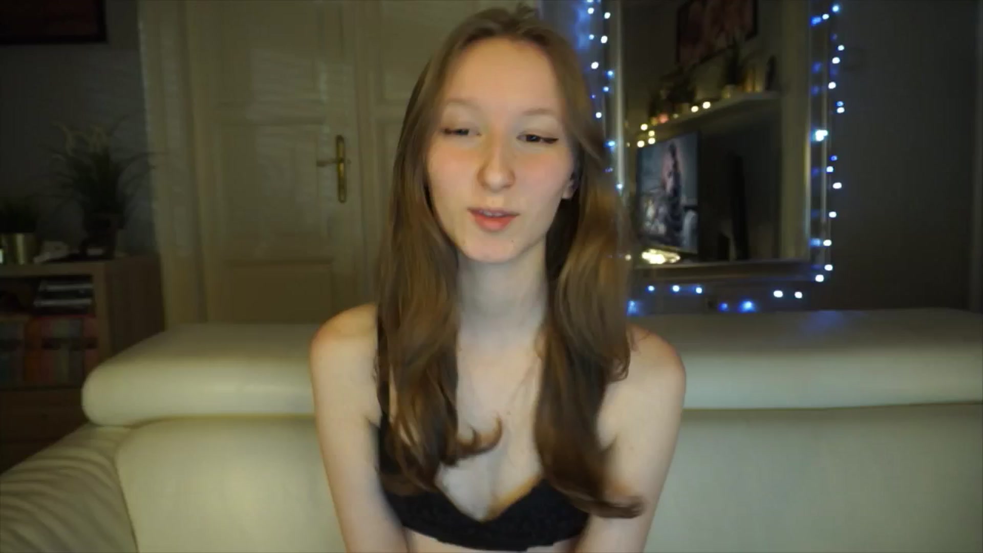 Gallery image thumbnail from Sw33t_g1rl's myfreecams stream on, 03/08/2026, 15:27 image 19 of 20