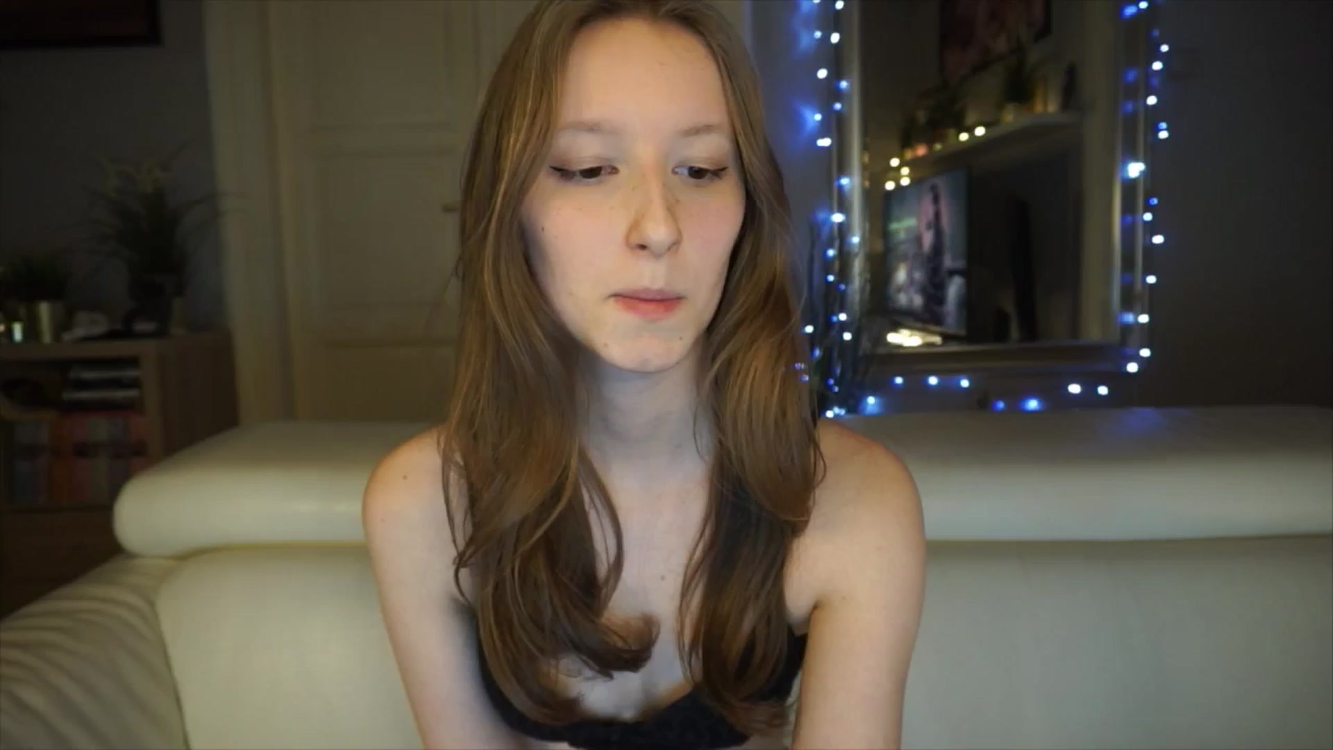 Gallery image thumbnail from Sw33t_g1rl's myfreecams stream on, 03/08/2026, 15:27 image 6 of 20