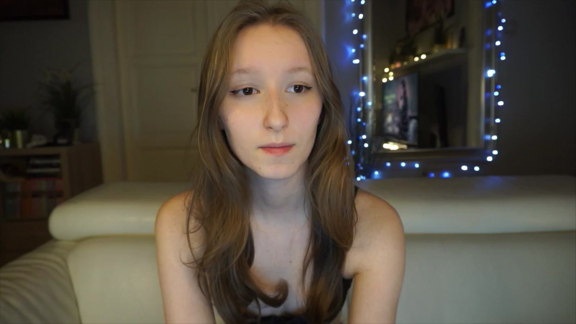 Gallery image thumbnail from Sw33t_g1rl's myfreecams stream on, 03/08/2026, 15:27 image 4 of 20