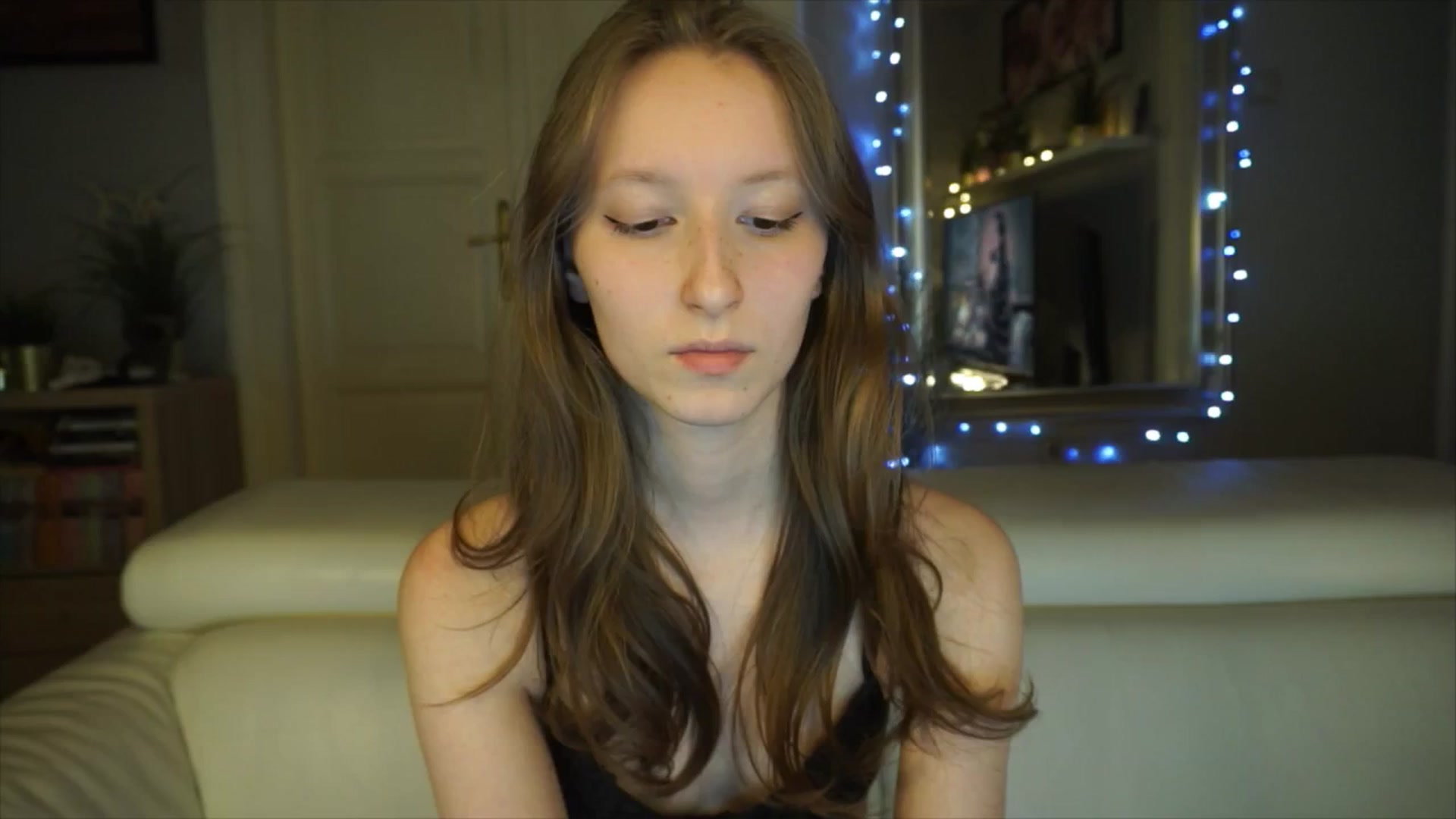 Gallery image thumbnail from Sw33t_g1rl's myfreecams stream on, 03/08/2026, 15:27 image 15 of 20