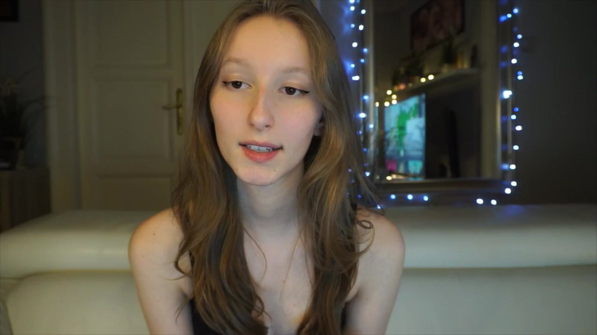 Gallery image thumbnail from Sw33t_g1rl's myfreecams stream on, 03/08/2026, 18:17 image 20 of 20