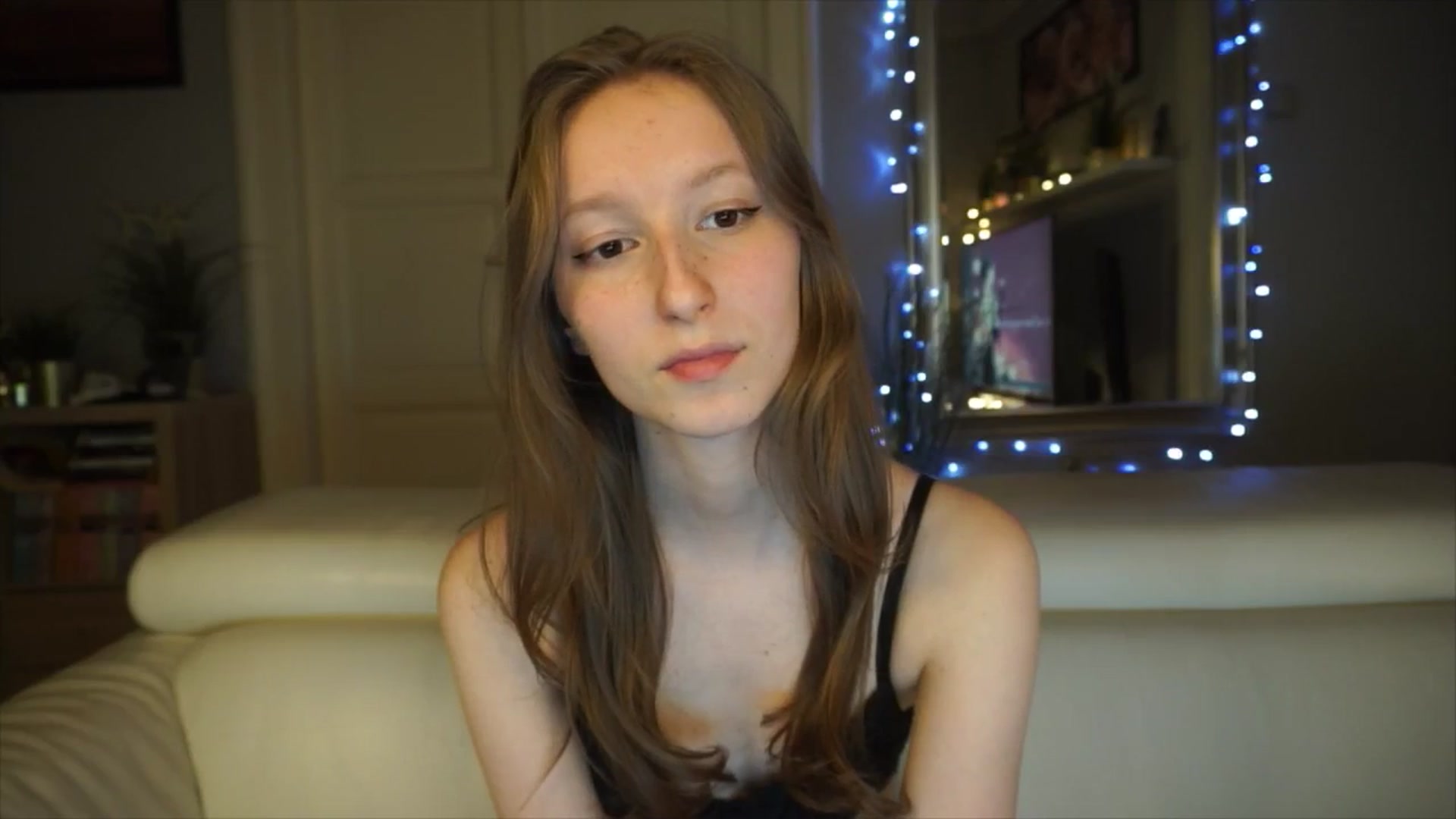 Gallery image thumbnail from Sw33t_g1rl's myfreecams stream on, 03/08/2026, 18:17 image 6 of 20