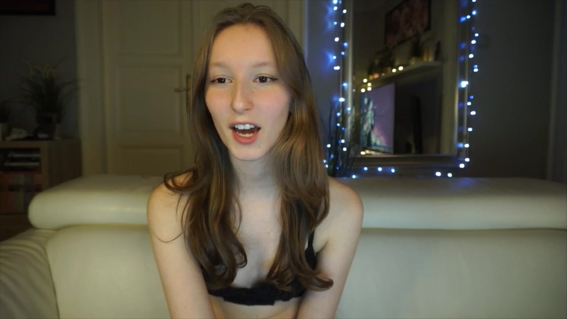Gallery image thumbnail from Sw33t_g1rl's myfreecams stream on, 03/08/2026, 18:17 image 3 of 20