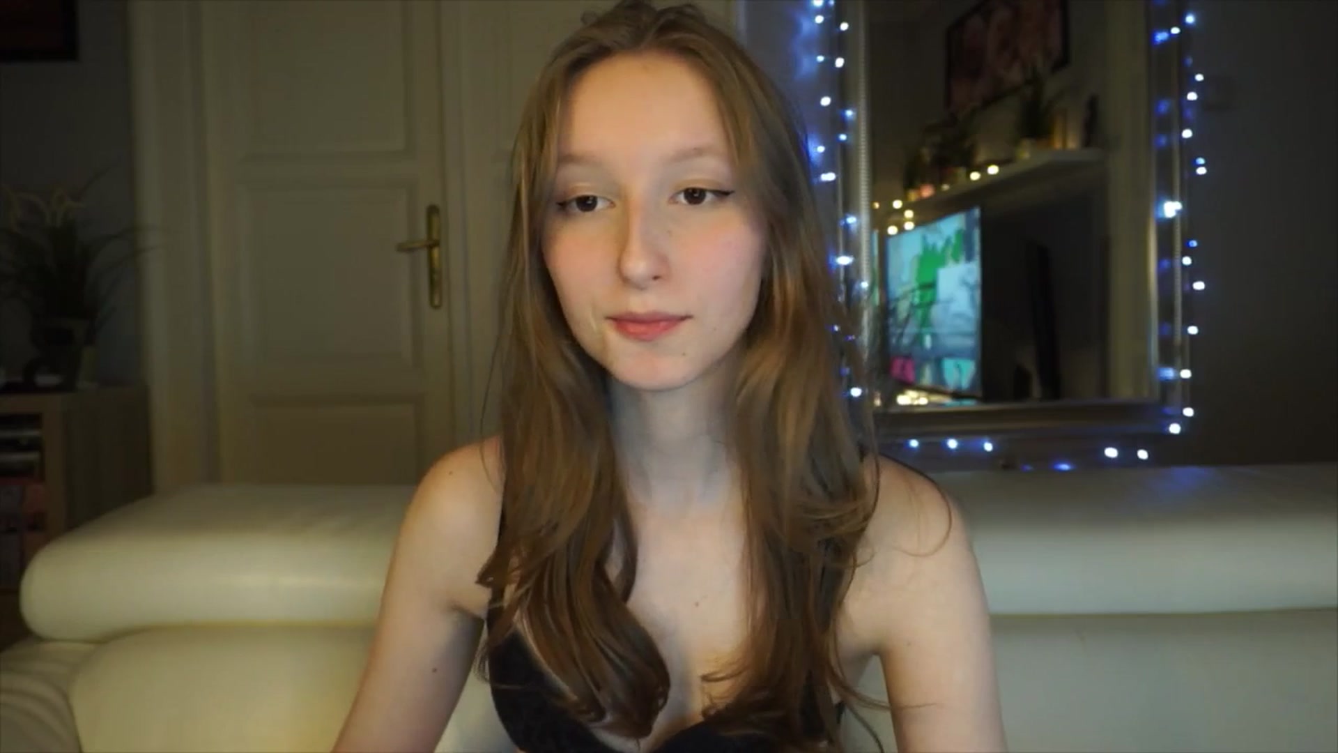 Gallery image thumbnail from Sw33t_g1rl's myfreecams stream on, 03/08/2026, 18:17 image 13 of 20