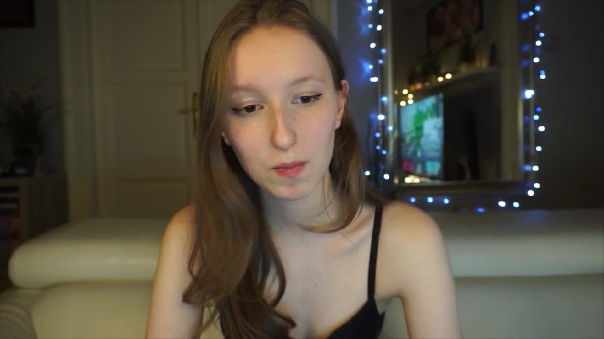 Gallery image thumbnail from Sw33t_g1rl's myfreecams stream on, 03/08/2026, 18:17 image 14 of 20