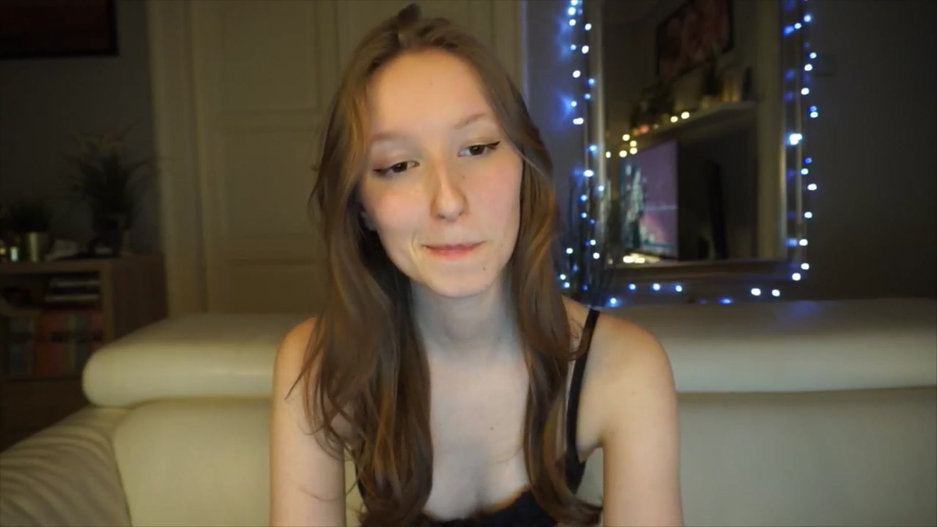 Gallery image thumbnail from Sw33t_g1rl's myfreecams stream on, 03/08/2026, 18:17 image 7 of 20