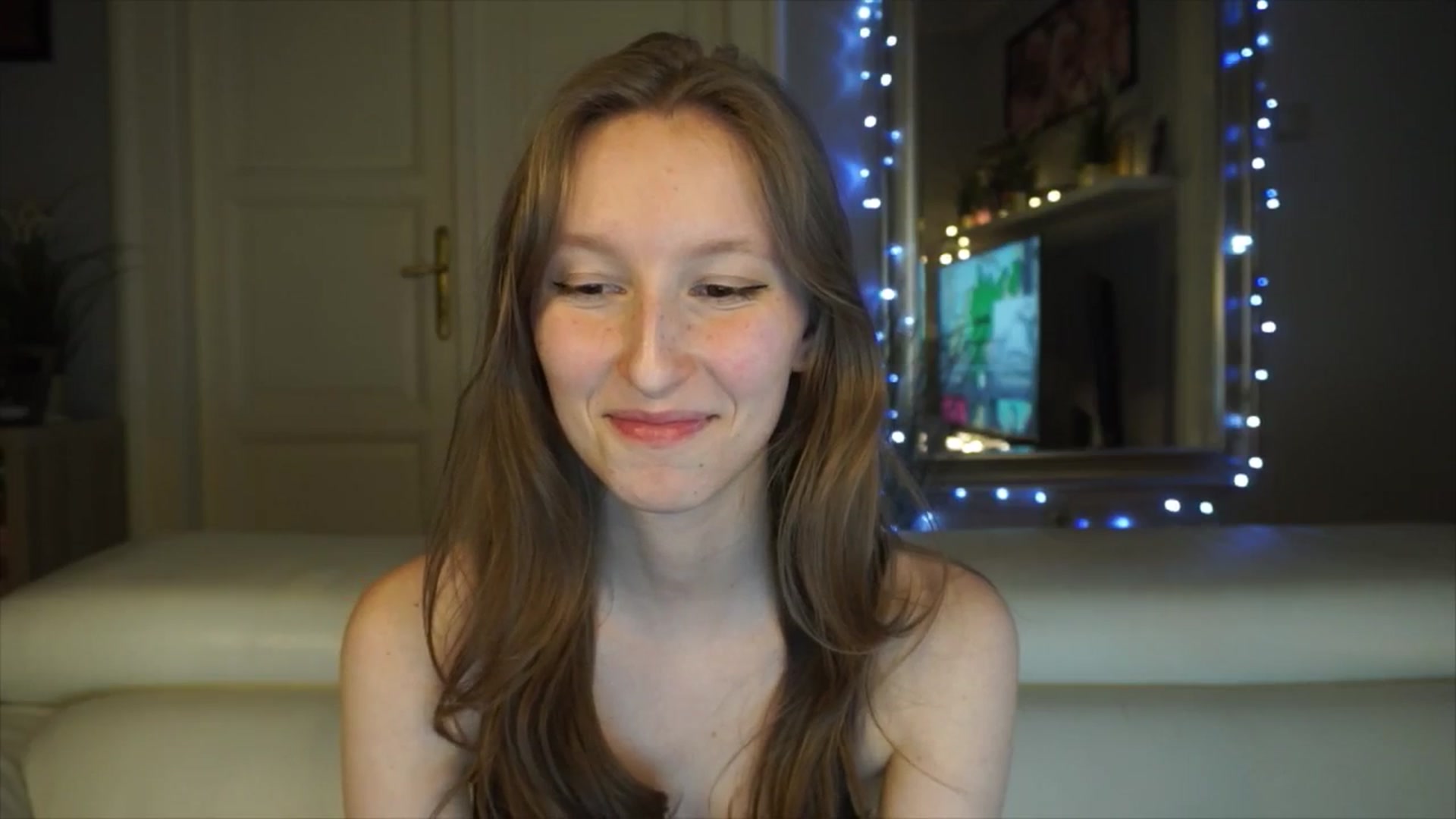 Gallery image thumbnail from Sw33t_g1rl's myfreecams stream on, 03/08/2026, 18:17 image 19 of 20