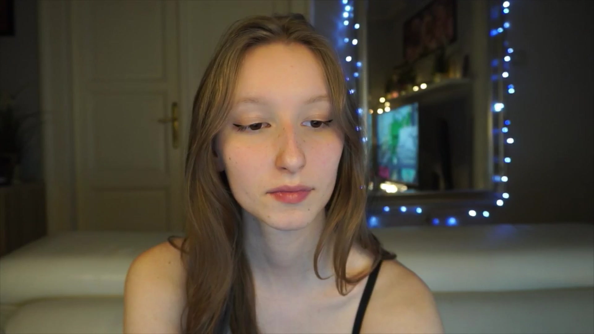 Gallery image thumbnail from Sw33t_g1rl's myfreecams stream on, 03/08/2026, 18:17 image 17 of 20