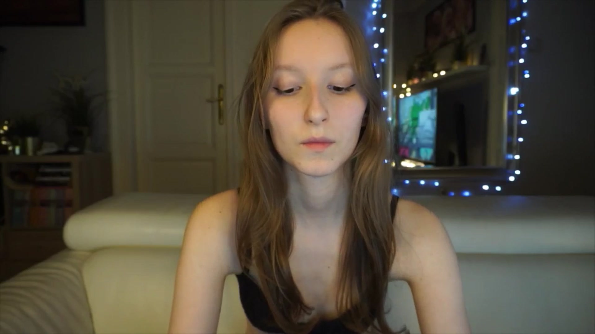 Gallery image thumbnail from Sw33t_g1rl's myfreecams stream on, 03/08/2026, 20:36 image 4 of 20