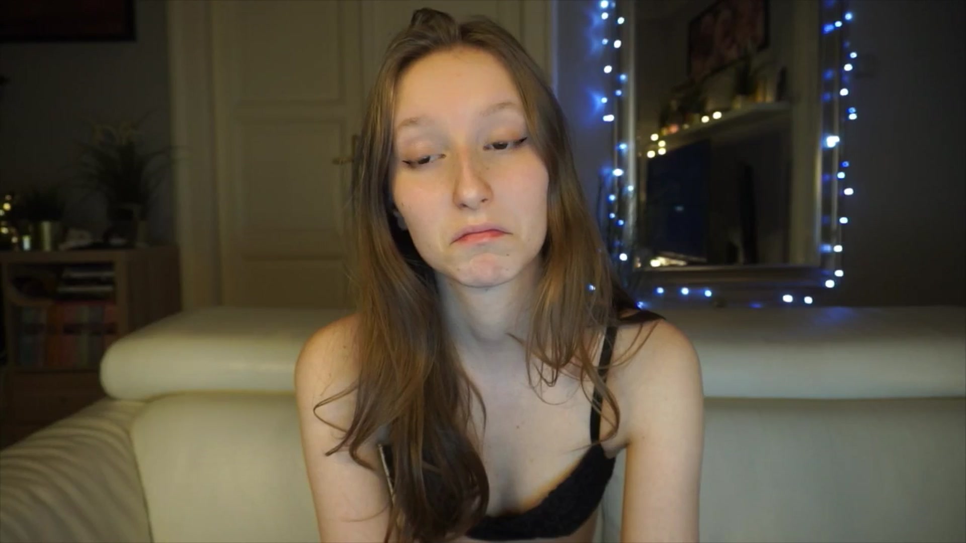 Gallery image thumbnail from Sw33t_g1rl's myfreecams stream on, 03/08/2026, 20:36 image 7 of 20