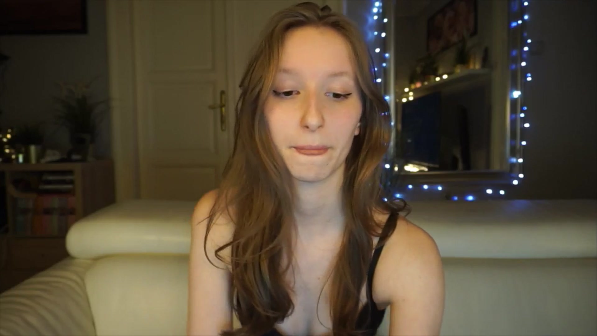 Gallery image thumbnail from Sw33t_g1rl's myfreecams stream on, 03/08/2026, 20:36 image 18 of 20