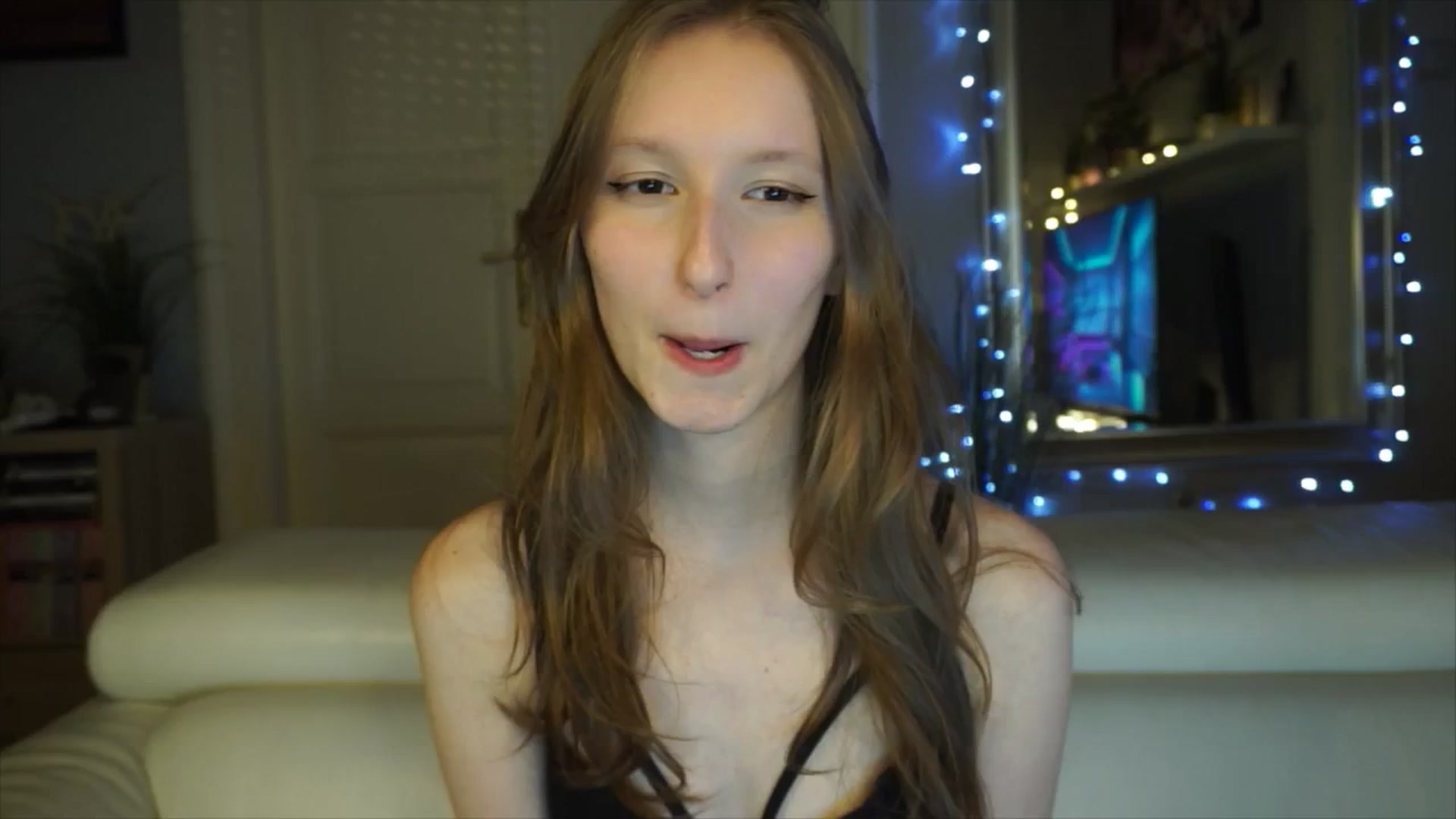 Gallery image thumbnail from Sw33t_g1rl's myfreecams stream on, 03/09/2026, 16:17 image 10 of 20