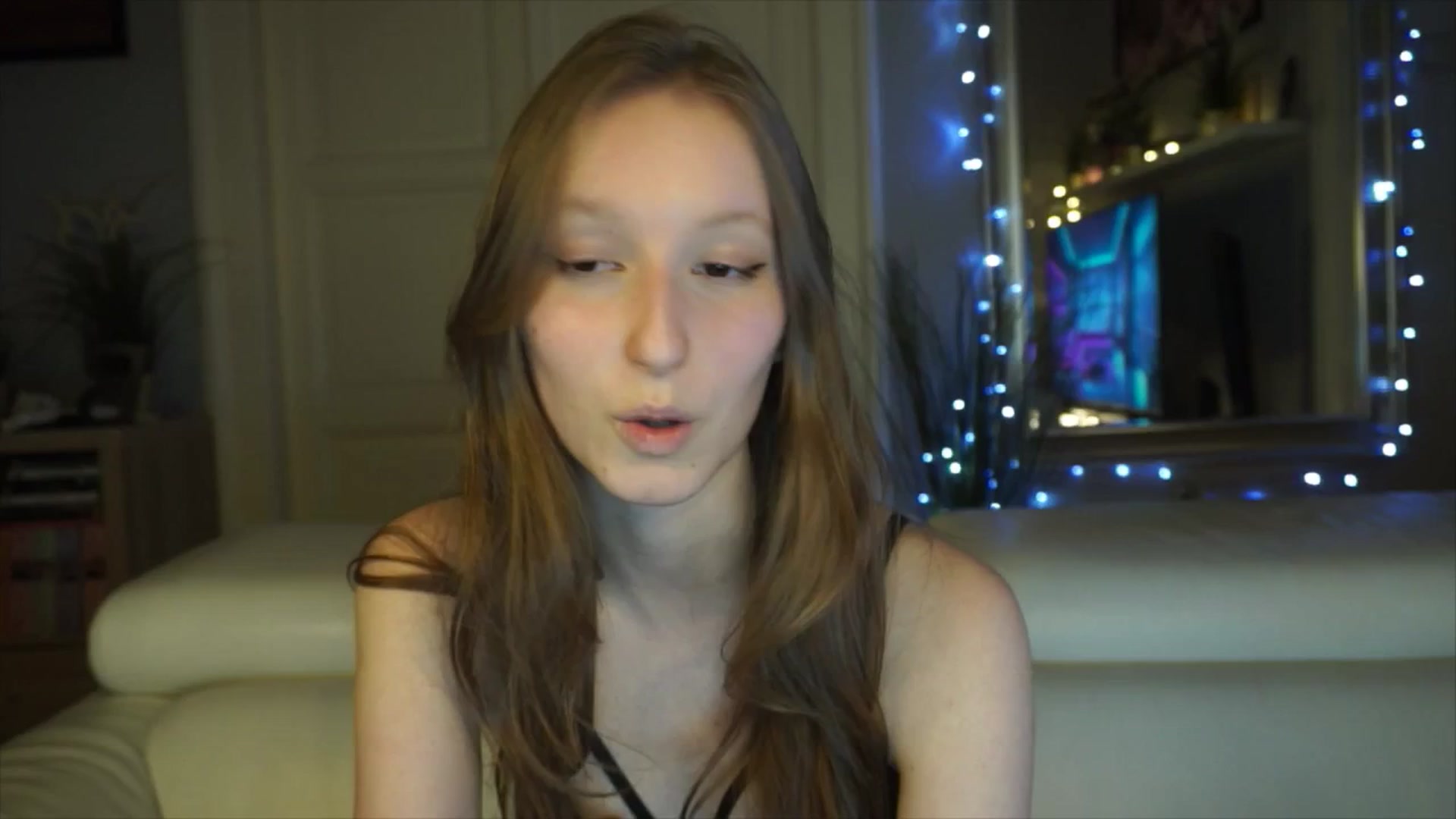 Gallery image thumbnail from Sw33t_g1rl's myfreecams stream on, 03/09/2026, 16:17 image 17 of 20