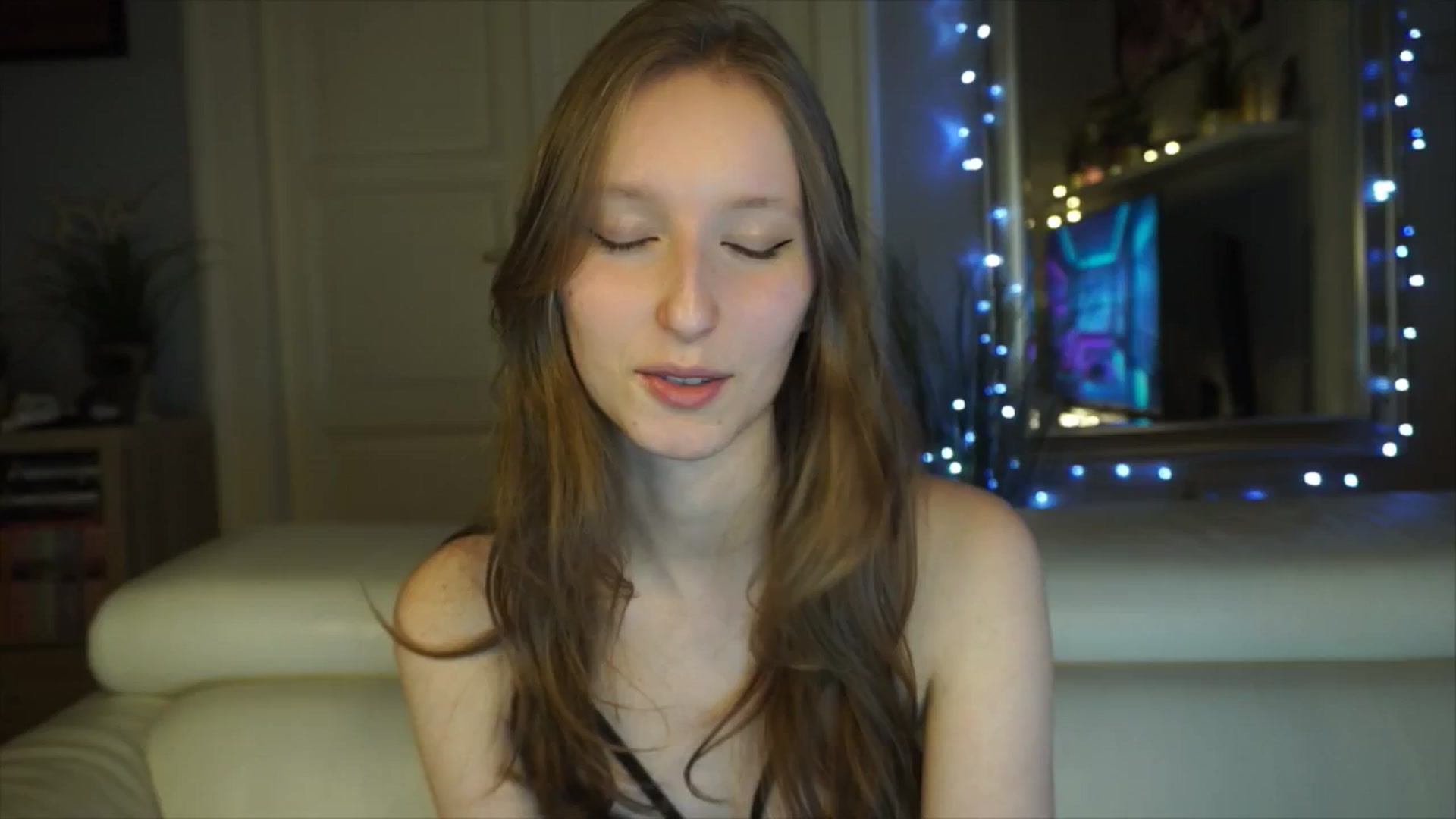 Gallery image thumbnail from Sw33t_g1rl's myfreecams stream on, 03/09/2026, 16:17 image 15 of 20
