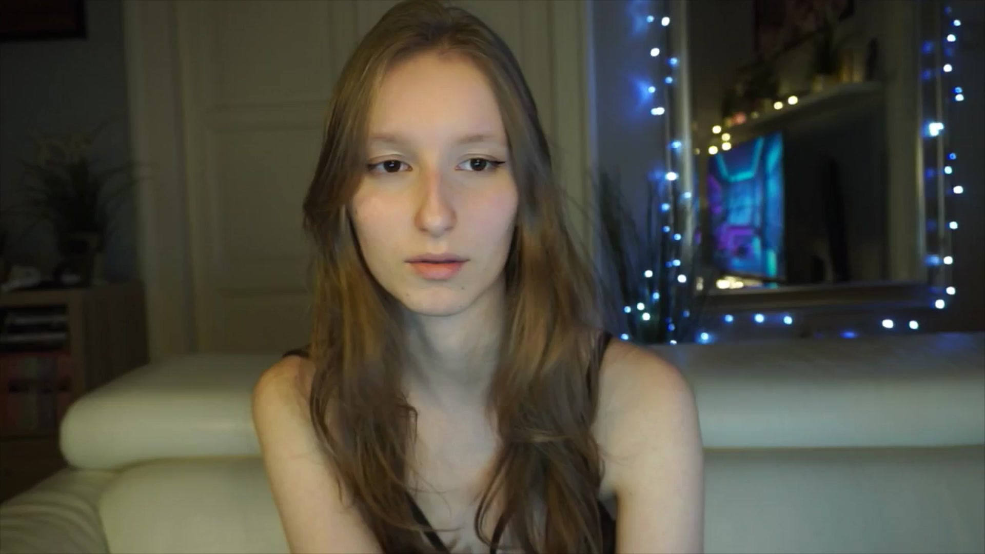 Gallery image thumbnail from Sw33t_g1rl's myfreecams stream on, 03/09/2026, 16:17 image 13 of 20
