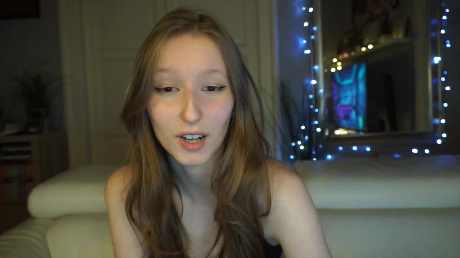 Gallery image thumbnail from Sw33t_g1rl's myfreecams stream on, 03/09/2026, 16:17 image 19 of 20