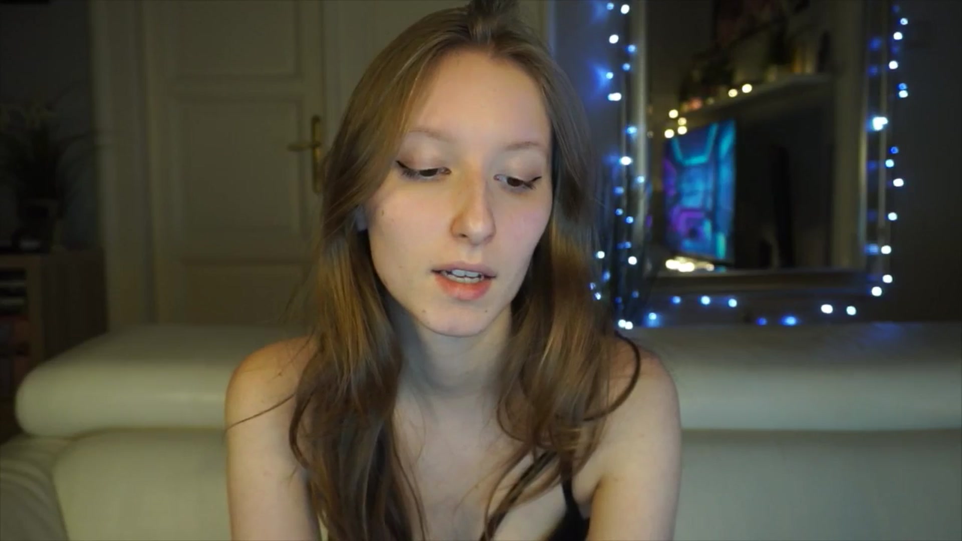 Gallery image thumbnail from Sw33t_g1rl's myfreecams stream on, 03/09/2026, 16:44 image 17 of 20