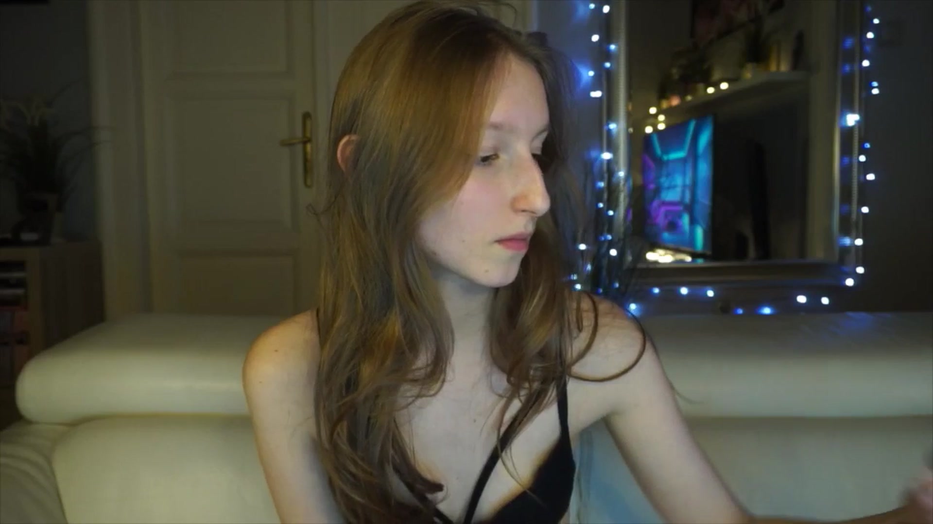Gallery image thumbnail from Sw33t_g1rl's myfreecams stream on, 03/09/2026, 16:44 image 20 of 20
