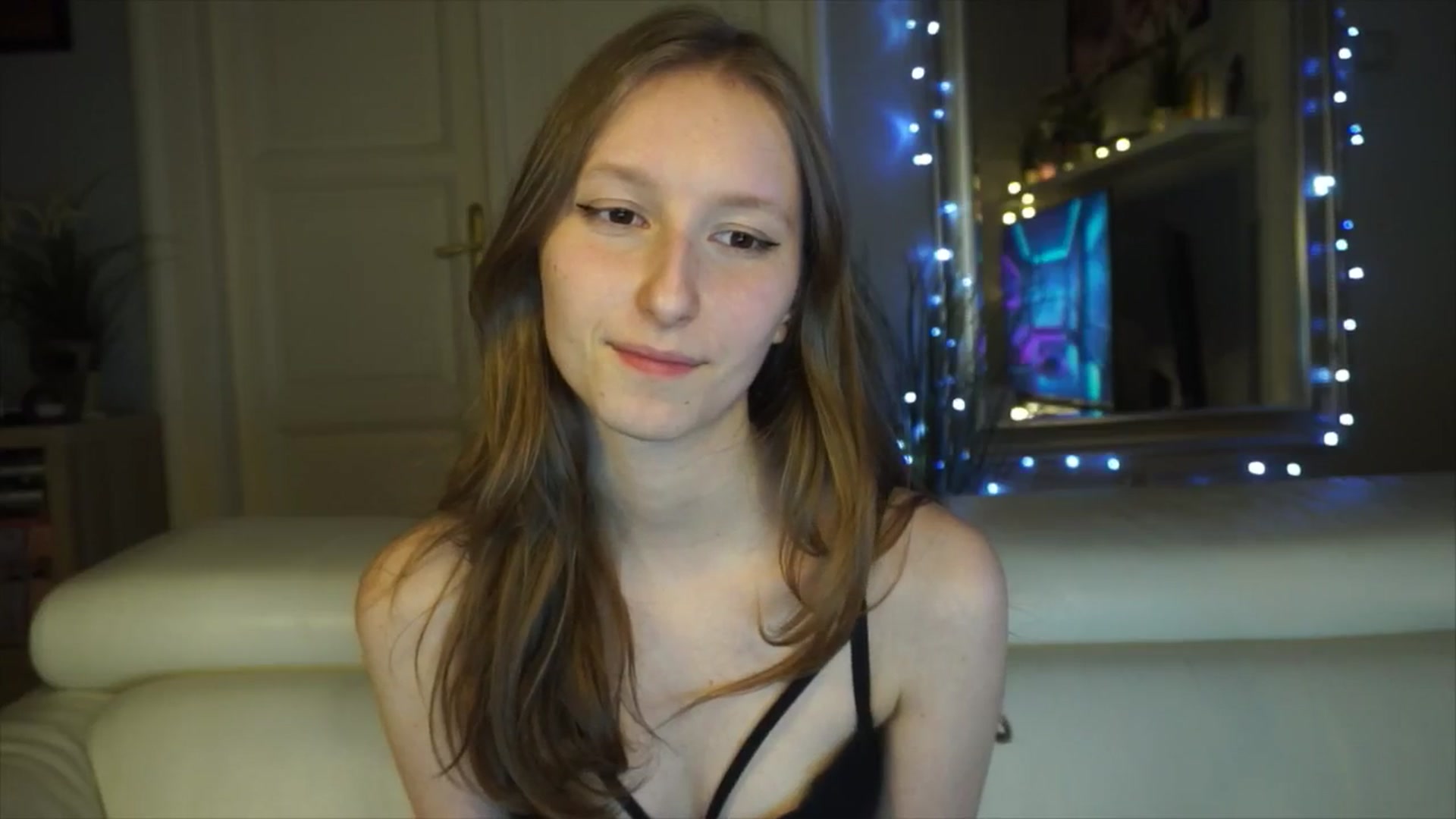 Gallery image thumbnail from Sw33t_g1rl's myfreecams stream on, 03/09/2026, 16:44 image 8 of 20