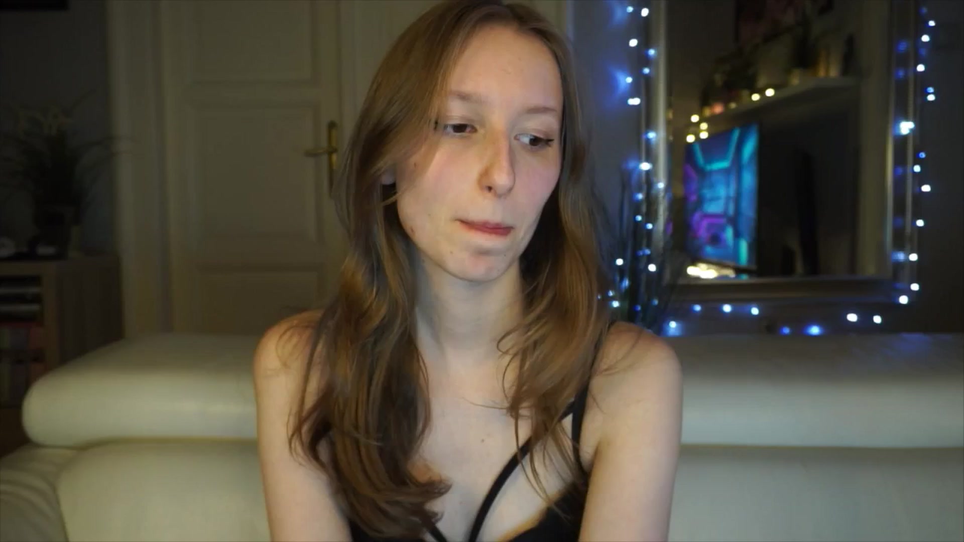 Gallery image thumbnail from Sw33t_g1rl's myfreecams stream on, 03/09/2026, 17:41 image 7 of 20