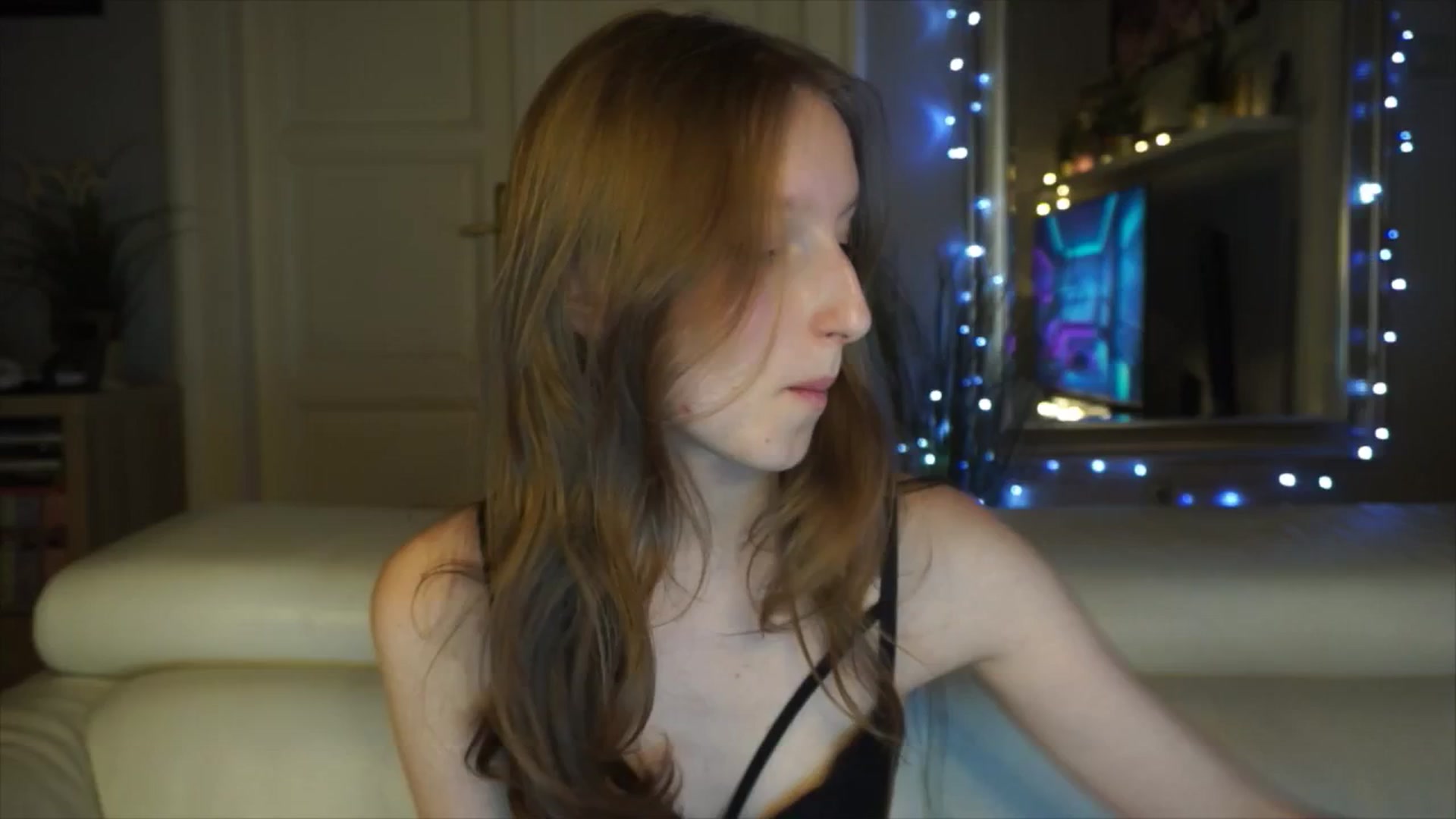 Gallery image thumbnail from Sw33t_g1rl's myfreecams stream on, 03/09/2026, 17:41 image 8 of 20
