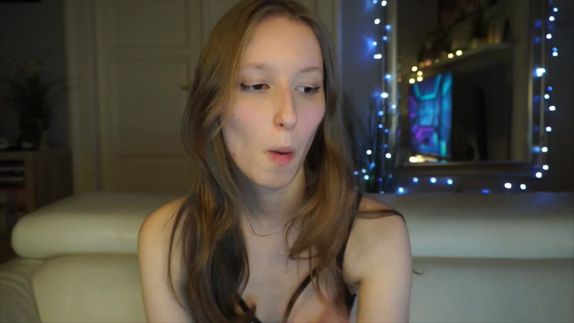 Gallery image thumbnail from Sw33t_g1rl's myfreecams stream on, 03/09/2026, 17:41 image 12 of 20