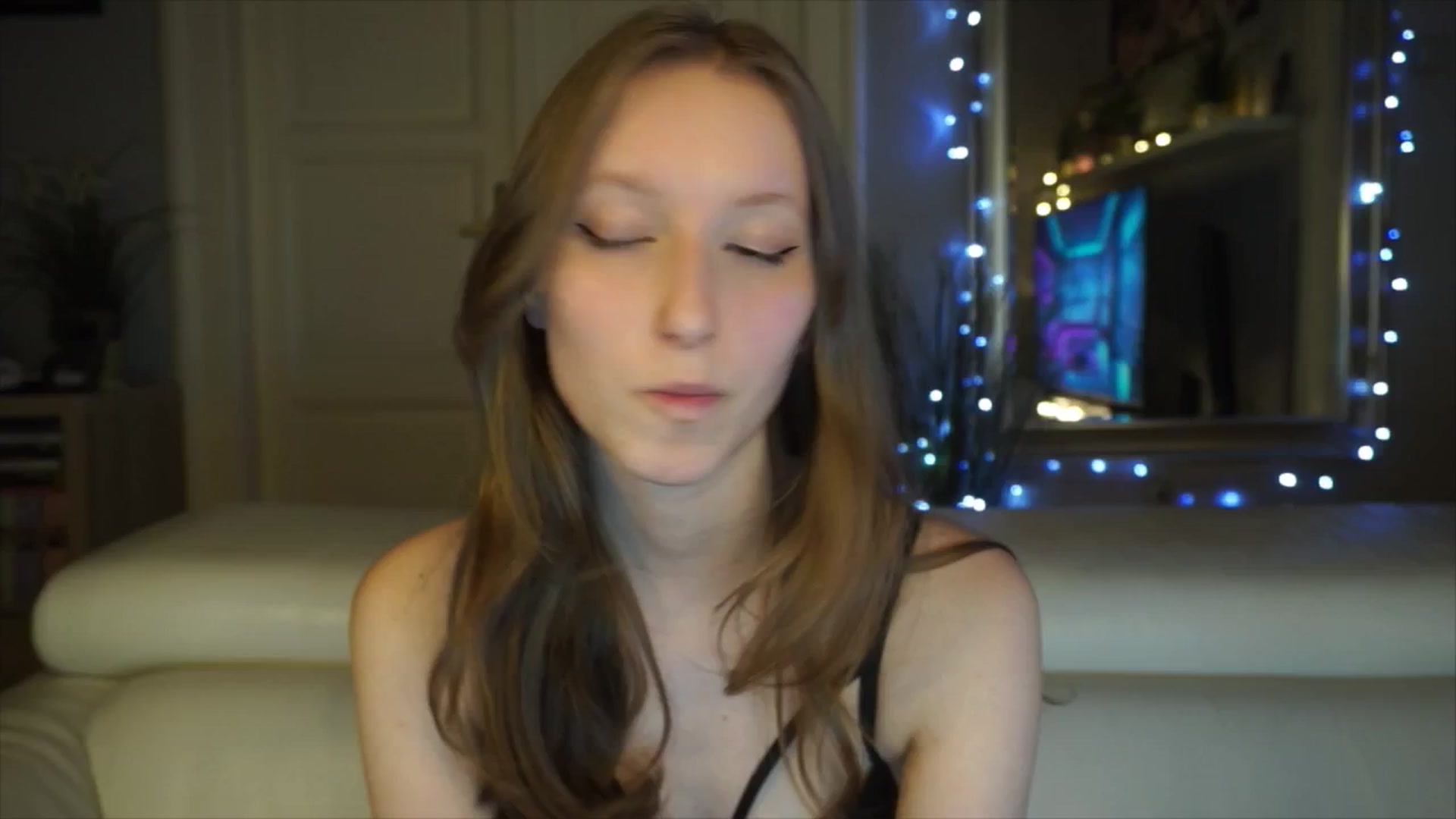 Gallery image thumbnail from Sw33t_g1rl's myfreecams stream on, 03/09/2026, 17:41 image 10 of 20