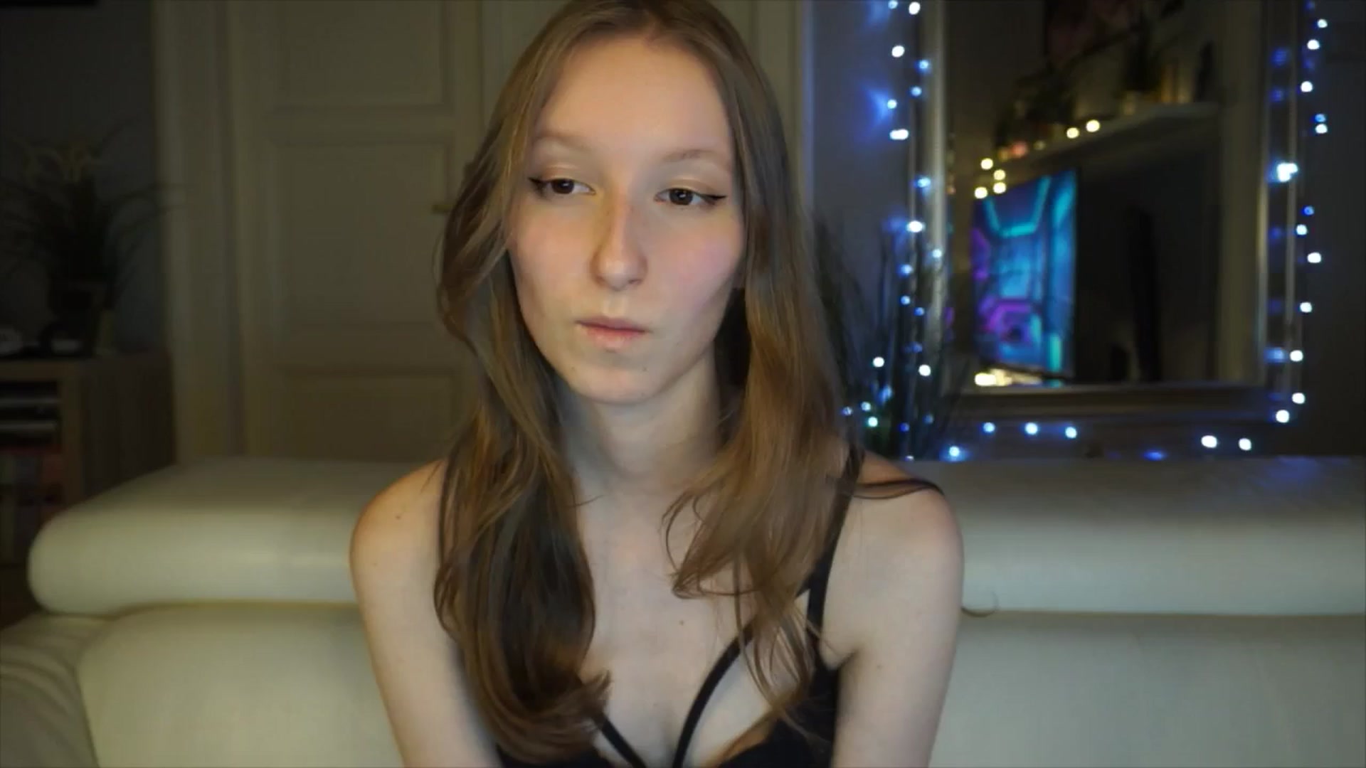 Gallery image thumbnail from Sw33t_g1rl's myfreecams stream on, 03/09/2026, 17:41 image 11 of 20