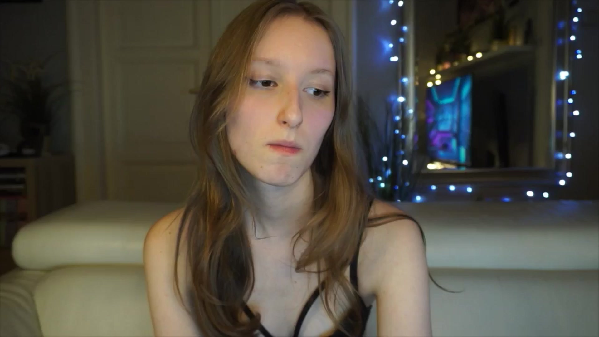 Gallery image thumbnail from Sw33t_g1rl's myfreecams stream on, 03/09/2026, 17:41 image 13 of 20