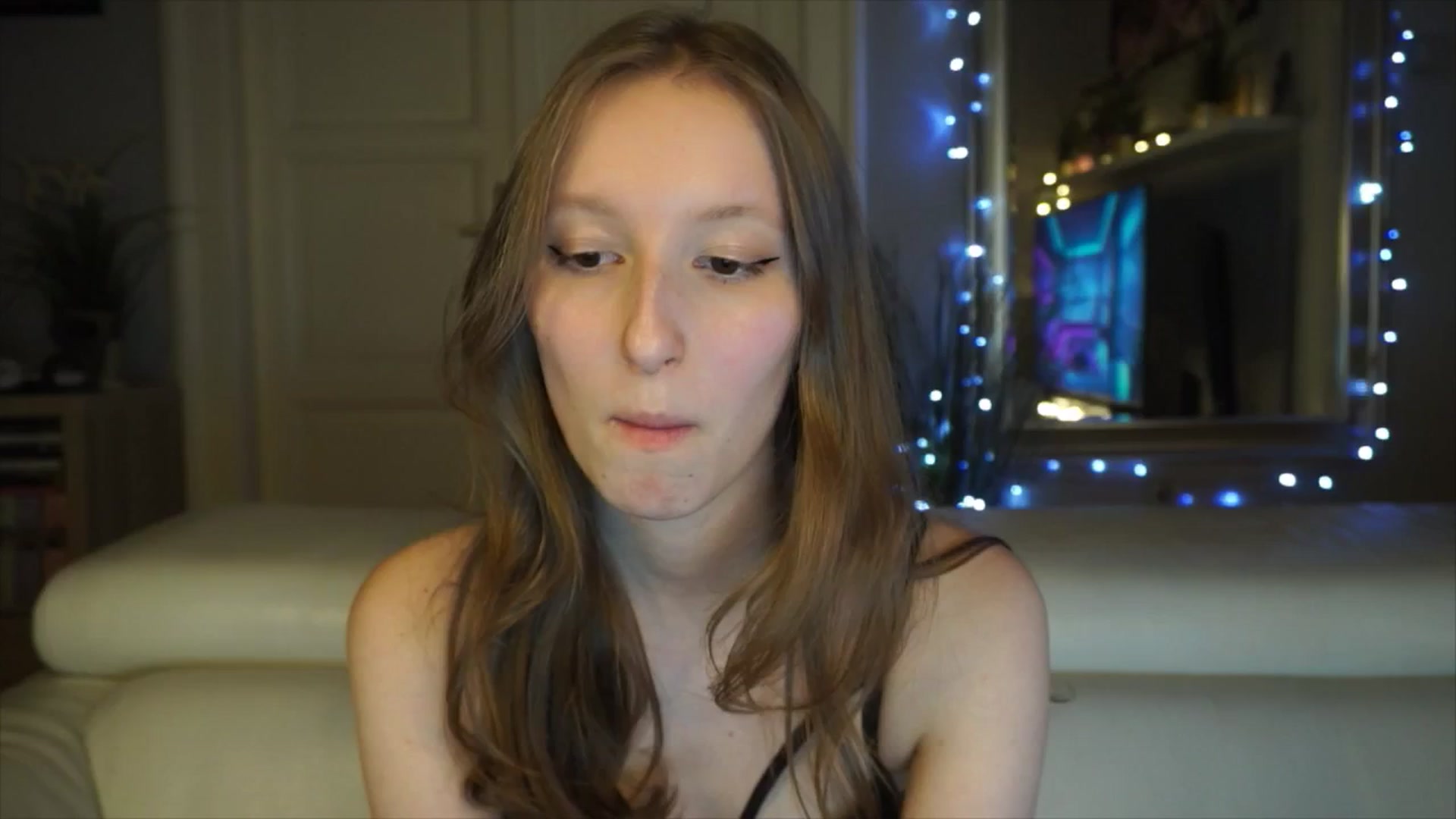 Gallery image thumbnail from Sw33t_g1rl's myfreecams stream on, 03/09/2026, 17:41 image 9 of 20
