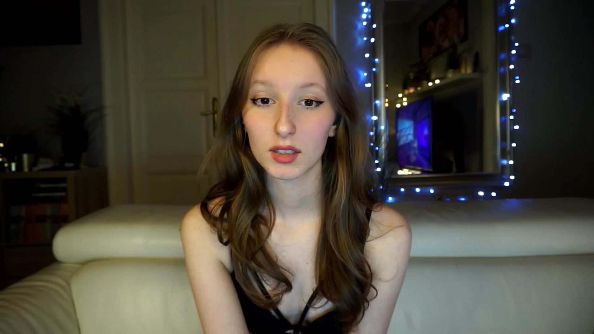 Gallery image thumbnail from Sw33t_g1rl's myfreecams stream on, 03/10/2026, 18:31 image 5 of 20