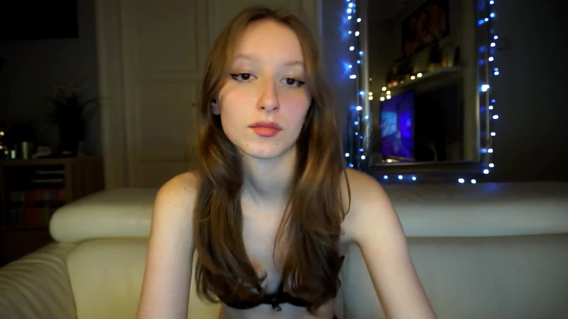 Gallery image thumbnail from Sw33t_g1rl's myfreecams stream on, 03/10/2026, 18:31 image 13 of 20