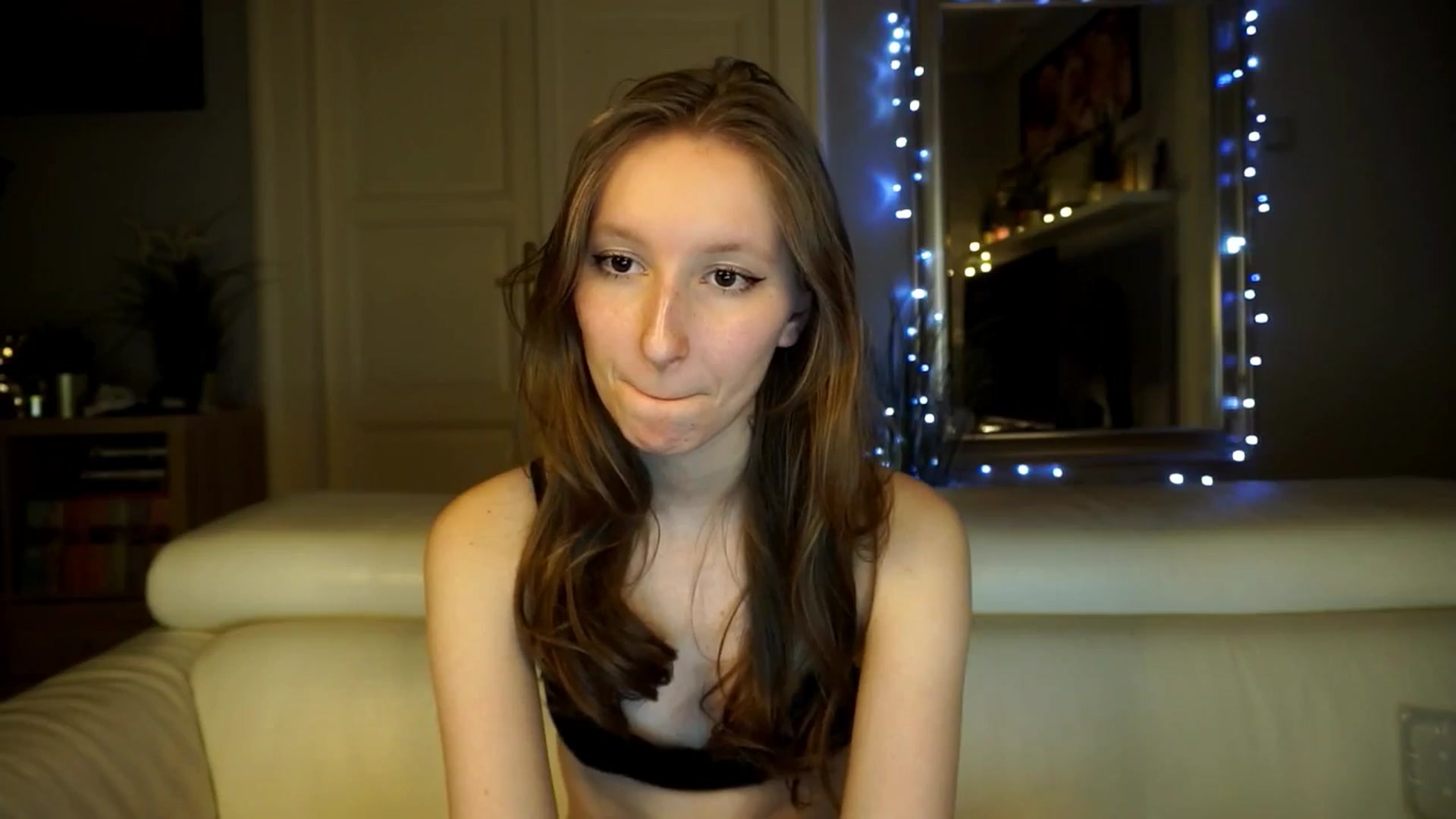 Gallery image thumbnail from Sw33t_g1rl's myfreecams stream on, 03/11/2026, 17:10 image 6 of 20