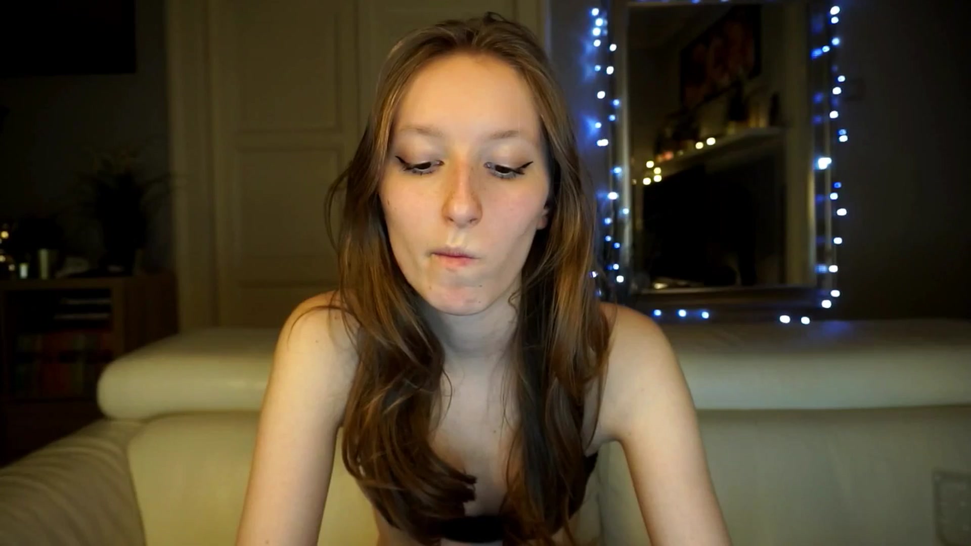 Gallery image thumbnail from Sw33t_g1rl's myfreecams stream on, 03/11/2026, 17:10 image 7 of 20