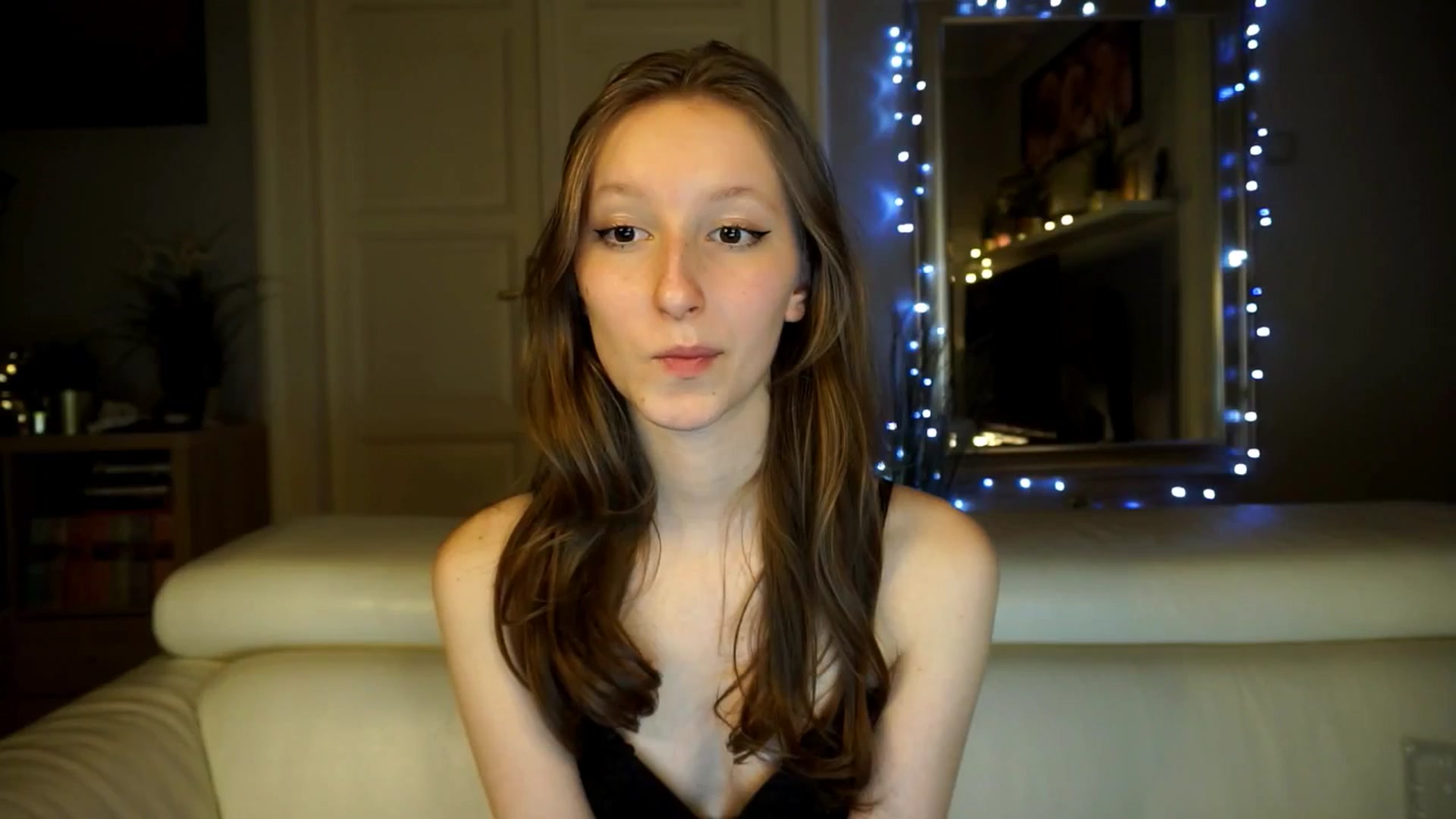 Gallery image thumbnail from Sw33t_g1rl's myfreecams stream on, 03/11/2026, 17:10 image 4 of 20