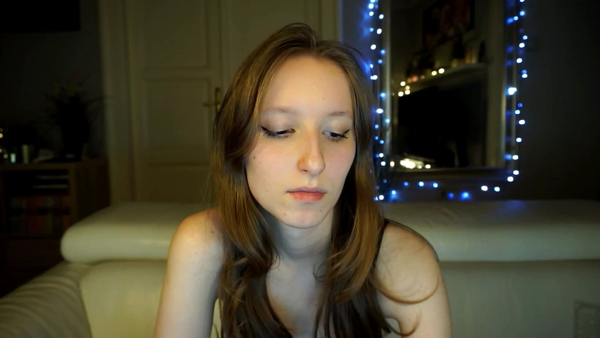 Gallery image thumbnail from Sw33t_g1rl's myfreecams stream on, 03/11/2026, 19:42 image 6 of 20
