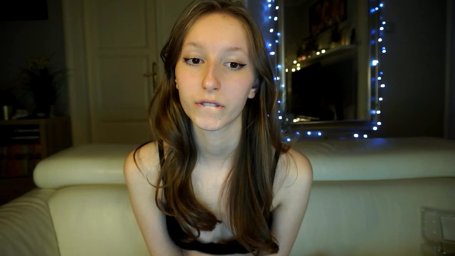 Gallery image thumbnail from Sw33t_g1rl's myfreecams stream on, 03/11/2026, 19:42 image 13 of 20