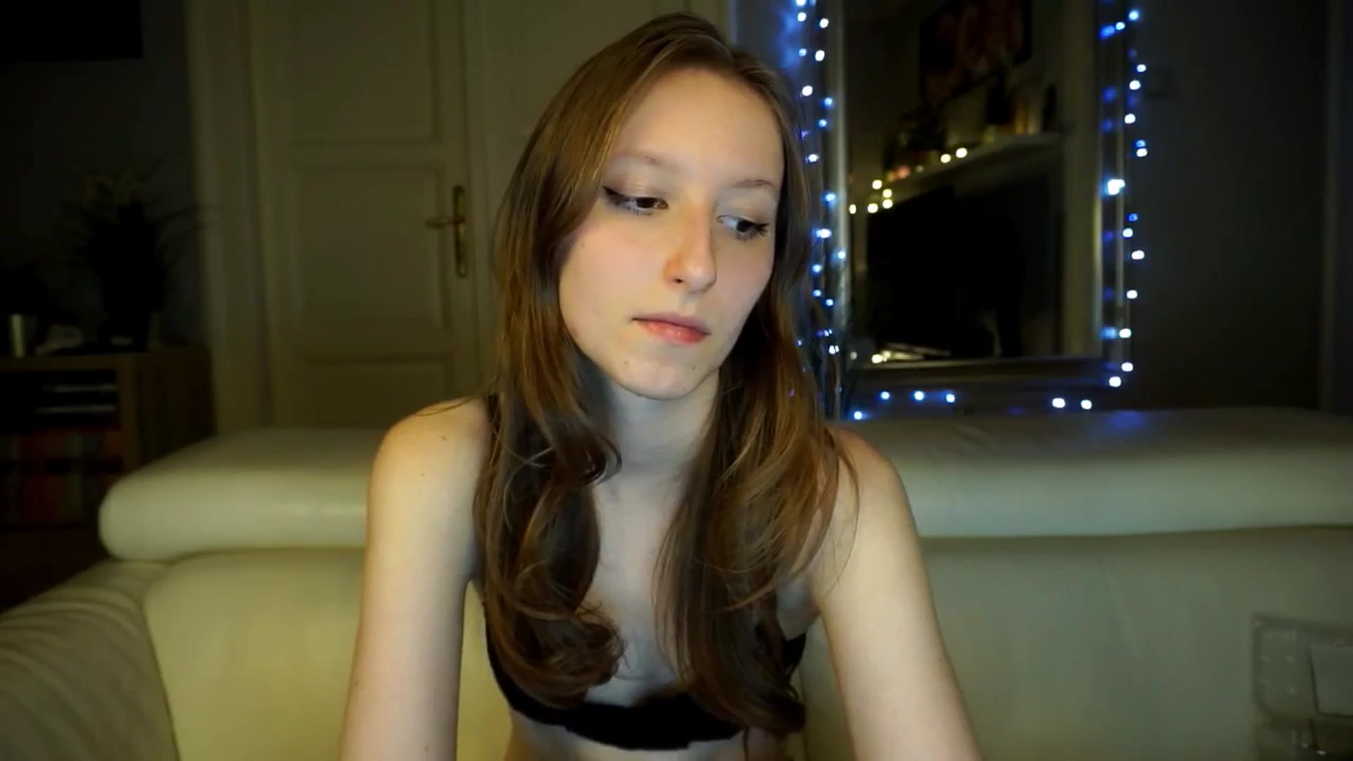 Gallery image thumbnail from Sw33t_g1rl's myfreecams stream on, 03/11/2026, 19:42 image 16 of 20