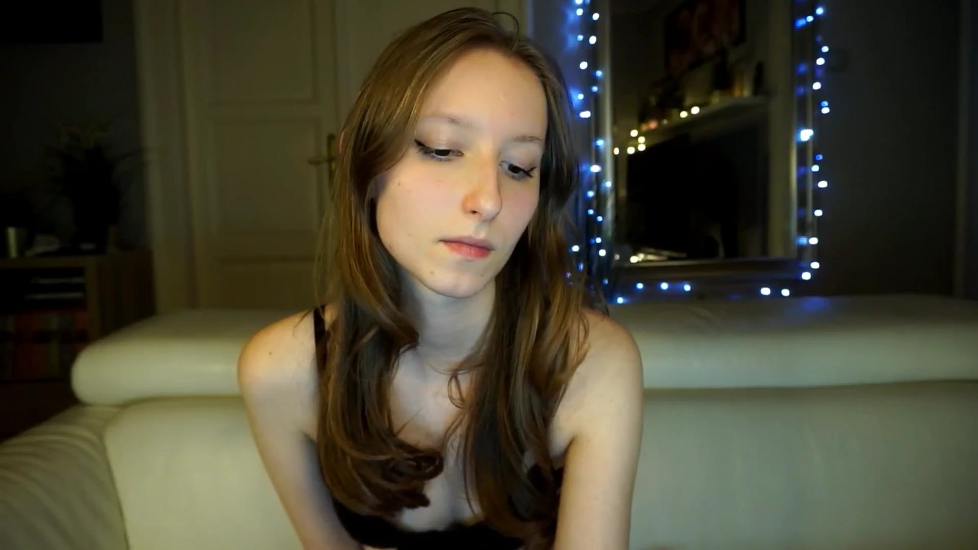 Gallery image thumbnail from Sw33t_g1rl's myfreecams stream on, 03/11/2026, 19:42 image 19 of 20