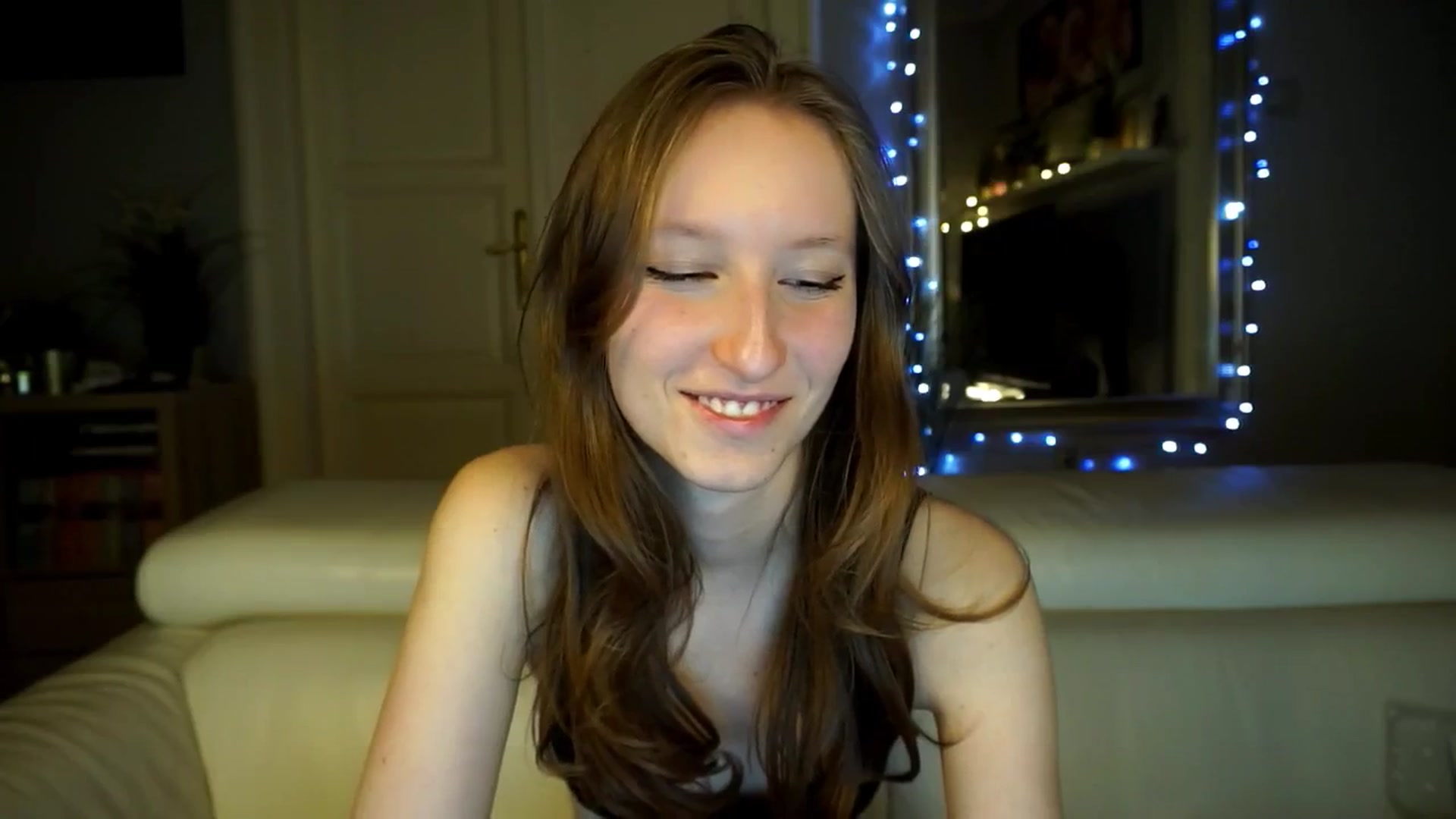 Gallery image thumbnail from Sw33t_g1rl's myfreecams stream on, 03/11/2026, 19:42 image 7 of 20