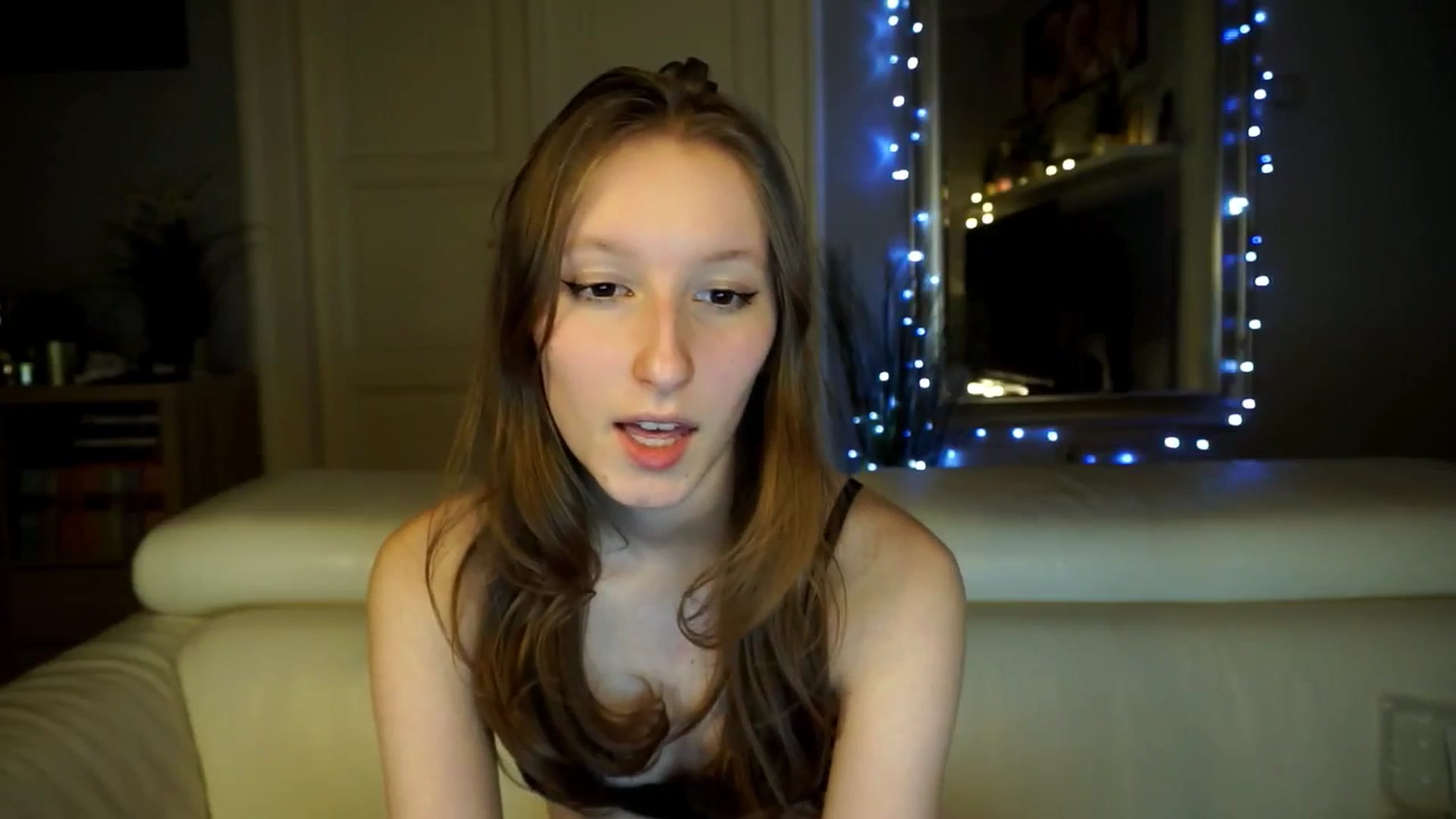 Gallery image thumbnail from Sw33t_g1rl's myfreecams stream on, 03/11/2026, 19:42 image 3 of 20